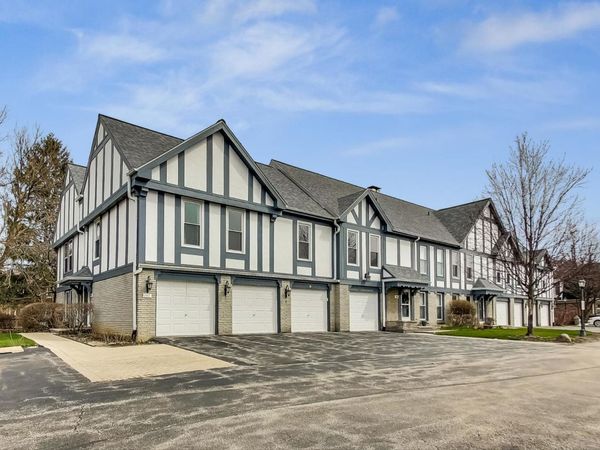 747 GARFIELD Avenue, Unit C, Libertyville, IL 60048