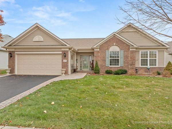 647 Tuscan Vw, Elgin, IL 60124