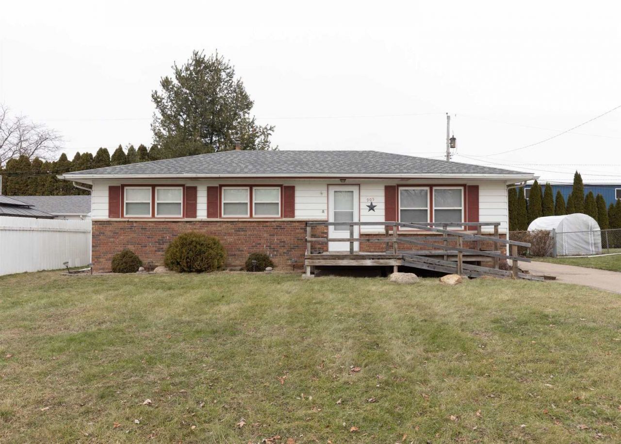 905 79th Avenue W, Rock Island, IL 61201 Main Photo