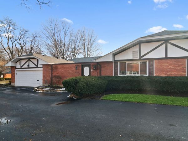 1 Harrogate on Oxford Road, Rolling Meadows, IL 60008