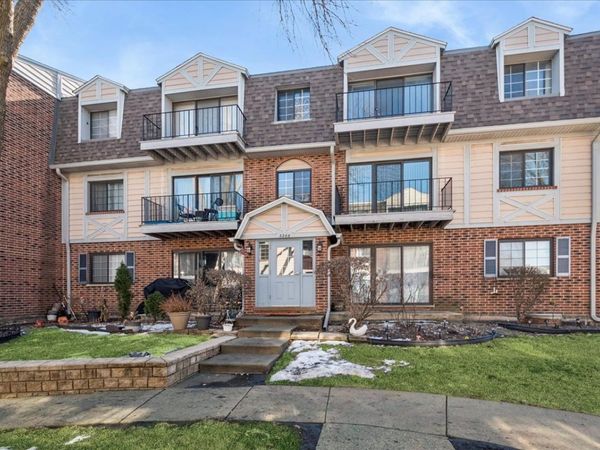 3266 Sanders Road, Unit 6F, Northbrook, IL 60062