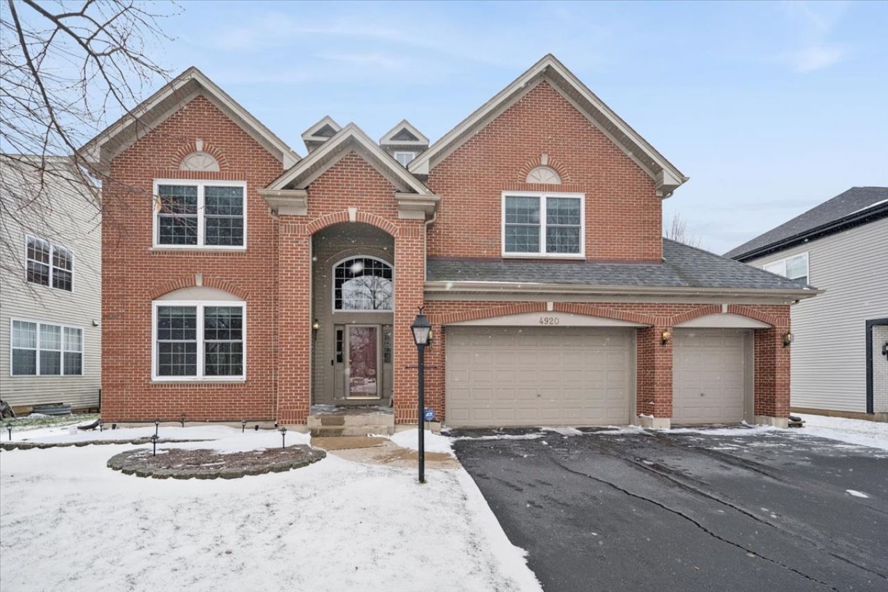 4920 Kimball Lane, Carpentersville, IL 60110