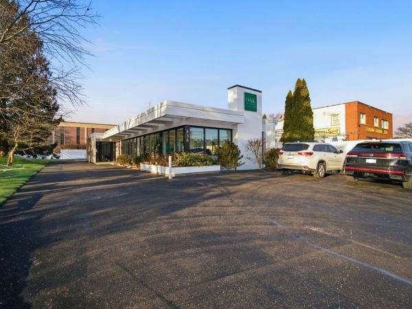 836 Skokie Boulevard, Northbrook, IL 60062