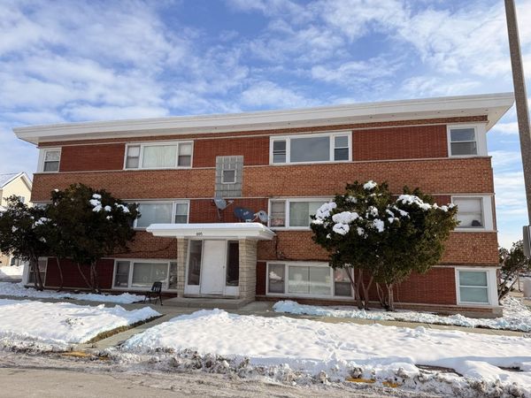 805 N 22nd Avenue, Melrose Park, IL 60160