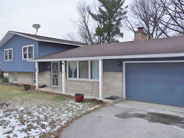 215 Hawthorne Circle, Joliet, IL 60433