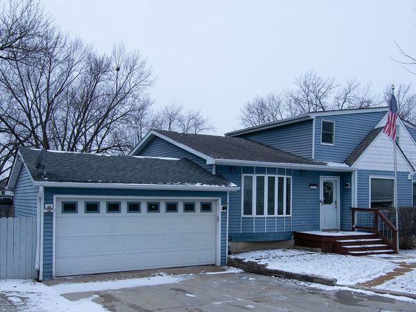 216 Brierhill Drive, Round Lake Park, IL 60073