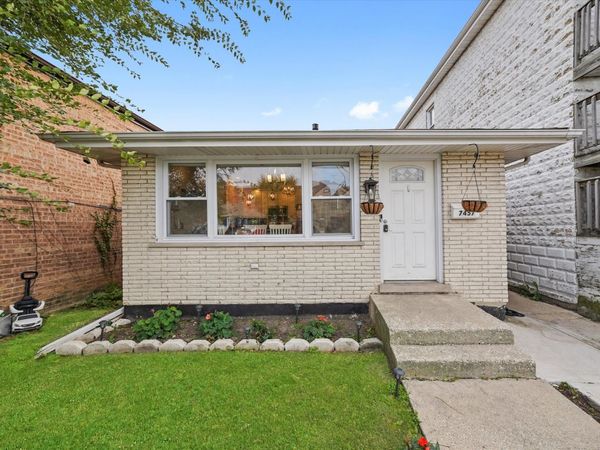 7457 W 64th Street, Summit, IL 60501