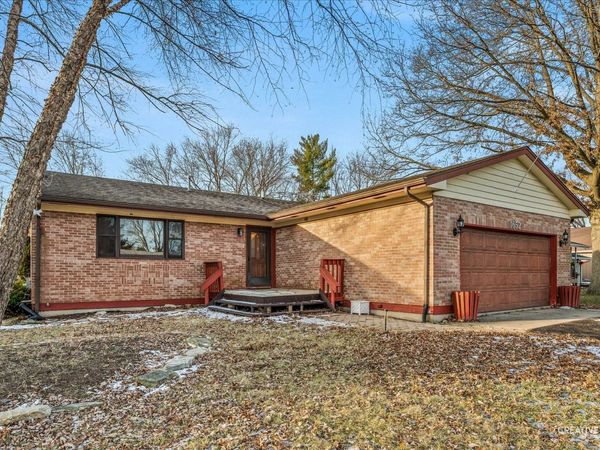 1652 Hilda Drive, Lake Holiday, IL 60548