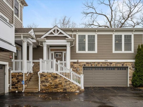 834 Chestnut Street, Deerfield, IL 60015