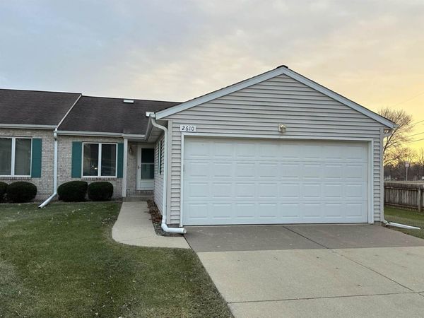 2610 38th Street, Unit 1, Moline, IL 61265