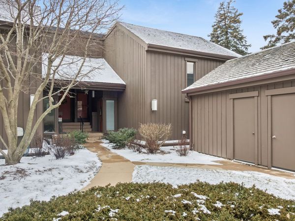 276 Old Barn Road, Unit 276-B, Barrington, IL 60010