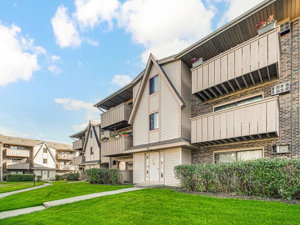 20 Echo Court, Unit 3, Vernon Hills, IL 60061