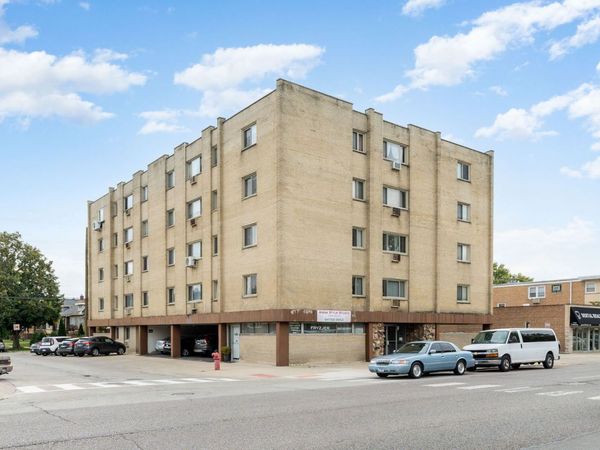 7733 W Belmont Avenue, Unit 306, Elmwood Park, IL 60707