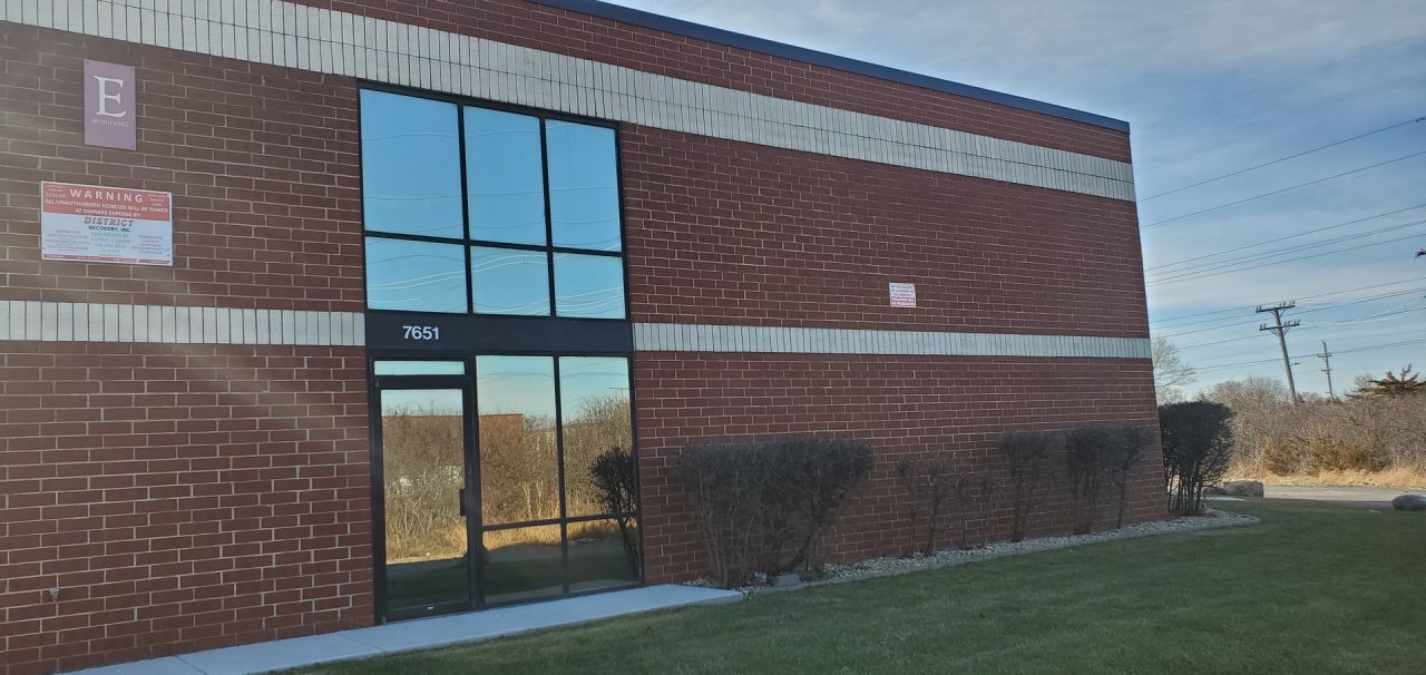 7651 W 100th Place, Bridgeview, IL 60455