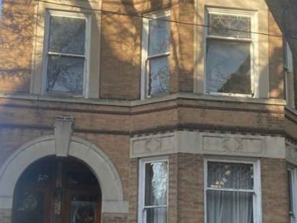 2042 W Walton Street, Chicago, IL 60622