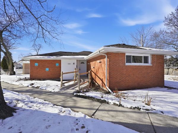 5220 State Road, Burbank, IL 60459