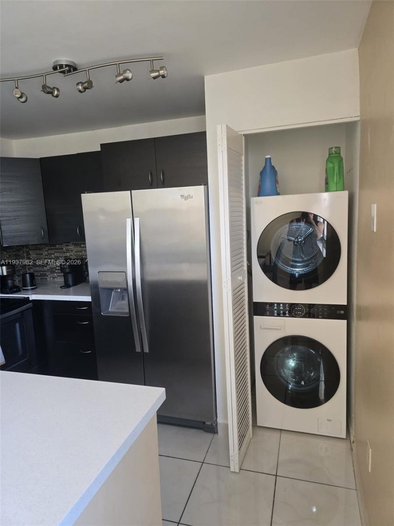 10302 NW 9th St Cir, Unit 203, Miami, FL 33172 Photo