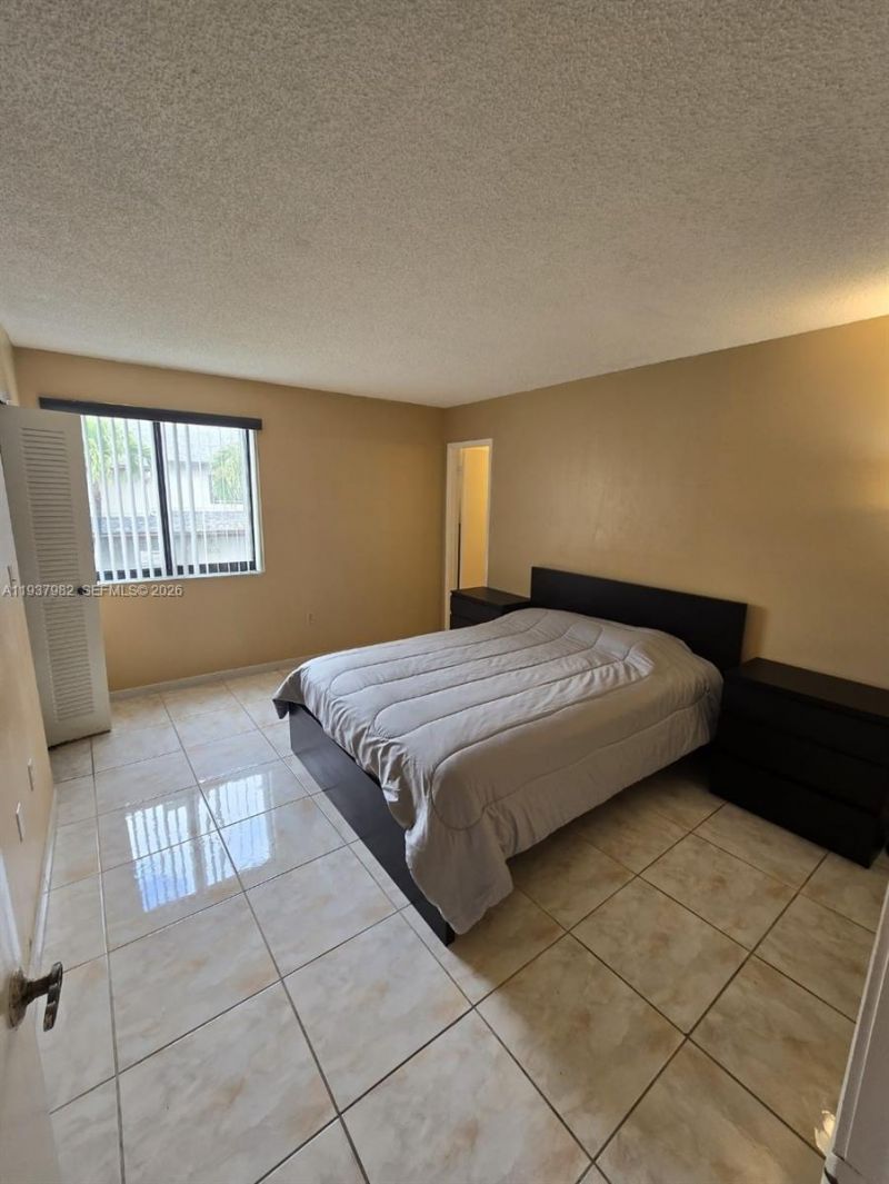 10302 NW 9th St Cir, Unit 203, Miami, FL 33172 Photo