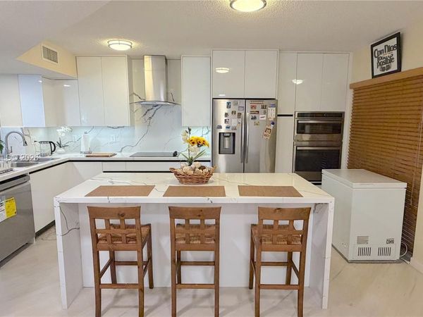 9539 Weldon Cir, Unit F207, Tamarac, FL 33321