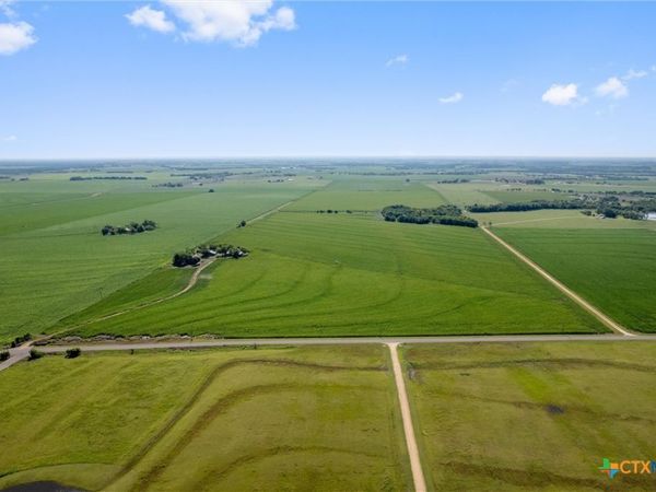 1701 County Road 424 , Taylor, TX 76574