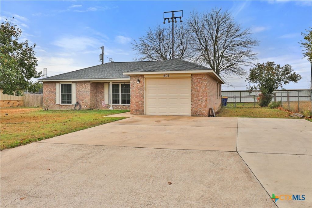 605 Aikman Drive, Troy, TX 76579 Main Photo