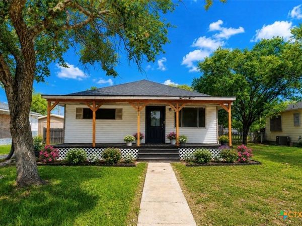 633 Tutt Avenue, Taft, TX 78390