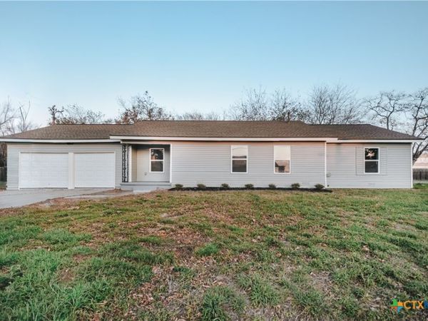 702 E Airline Road, Victoria, TX 77901
