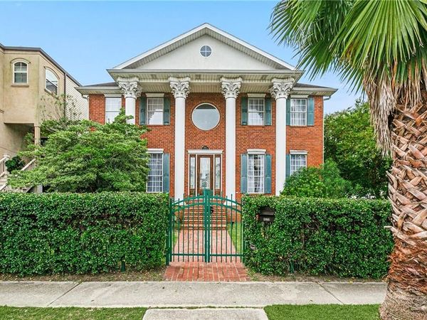 4232 FONTAINEBLEAU Drive, New Orleans, LA 70125