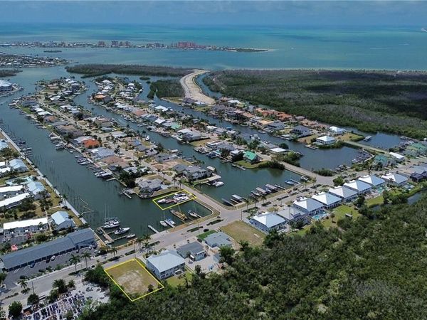 12070 Siesta DR, FORT MYERS BEACH, FL 33931