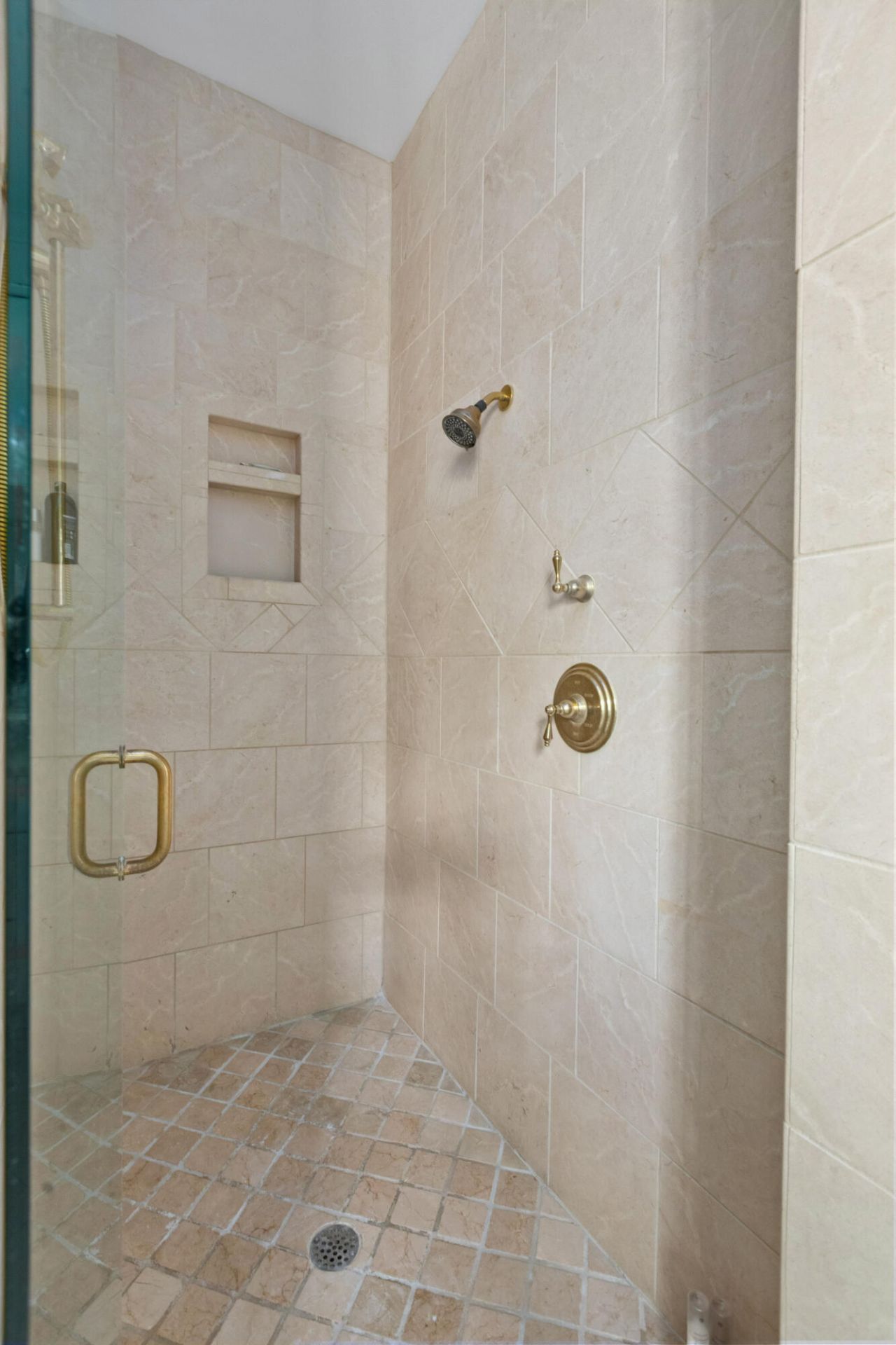 131 Balfour Drive Photo 33