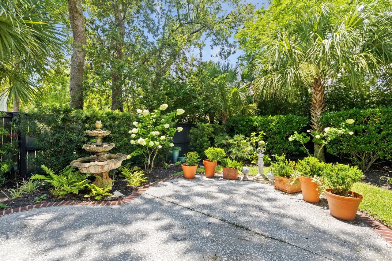 131 Balfour Drive Photo 57