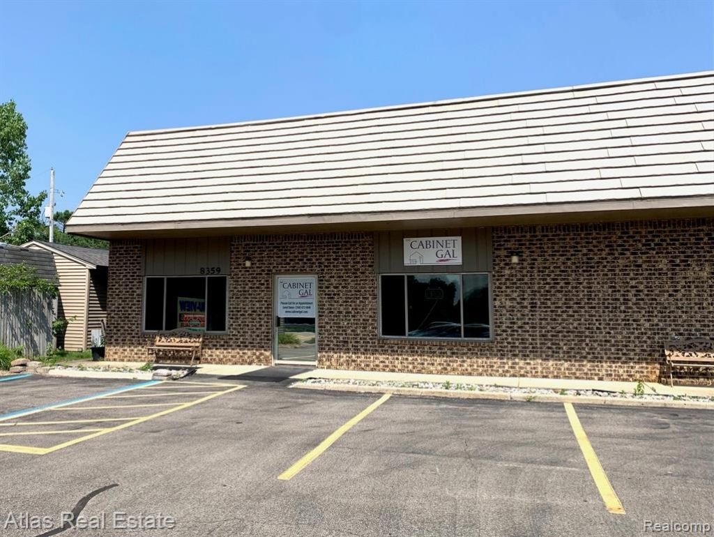 8359 S State Road, Goodrich Vlg, MI 48438 Main Photo