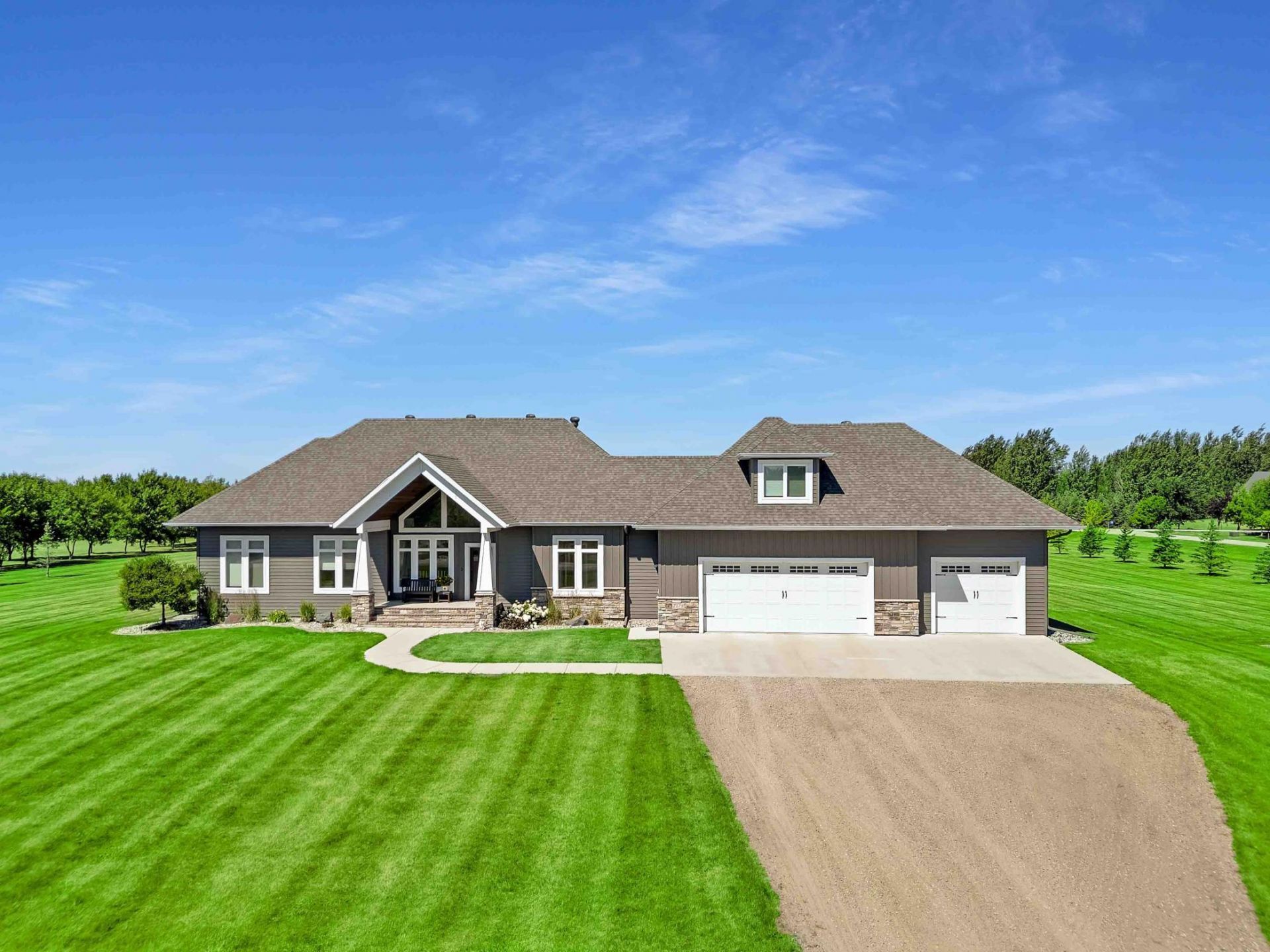 7179 37th Street N, Moorhead, MN 56560 Main Photo