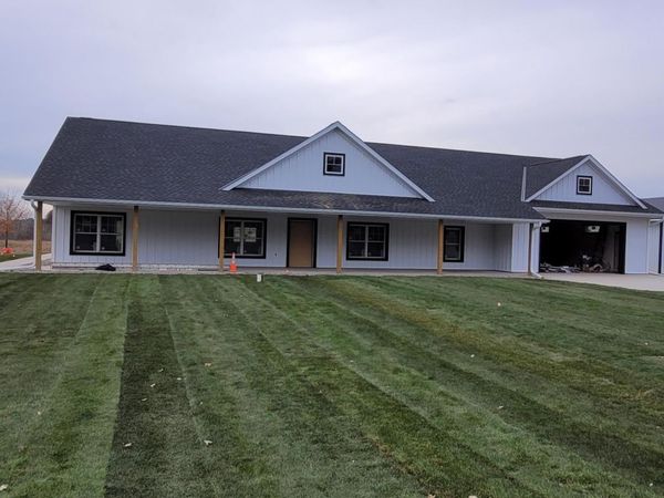 19590 University Avenue NW, Oak Grove, MN 55011