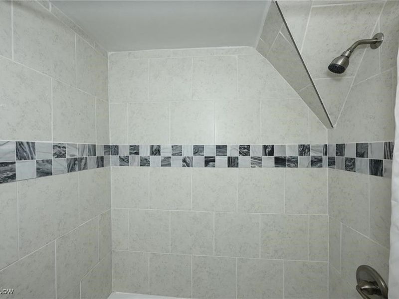 614 Parkview Avenue, Akron, OH 44310 Photo 21