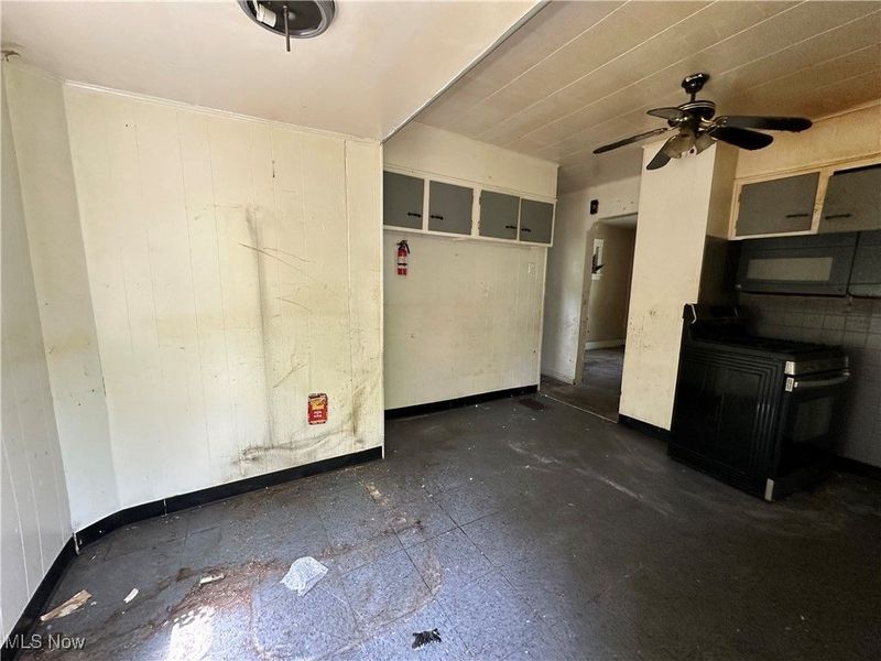 13302 Durkee Avenue, Cleveland, OH 44105 Photo 2