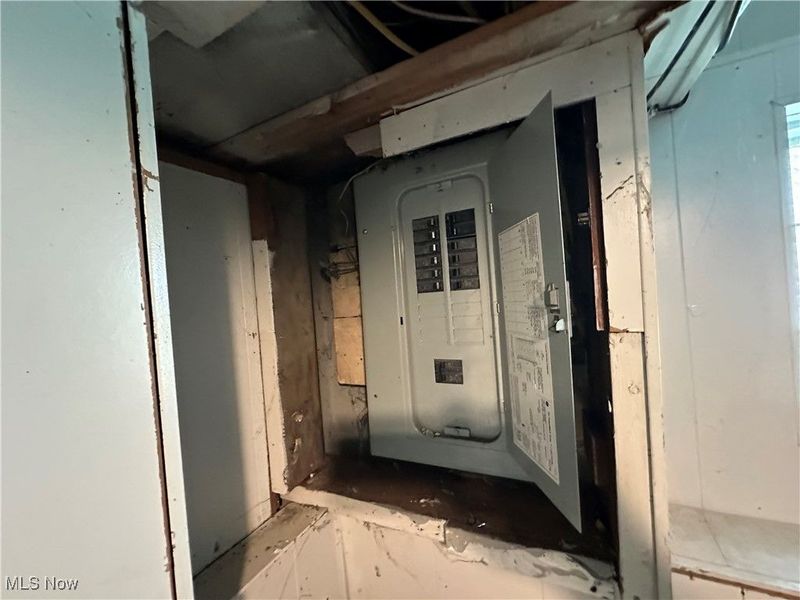 13302 Durkee Avenue, Cleveland, OH 44105 Photo 7