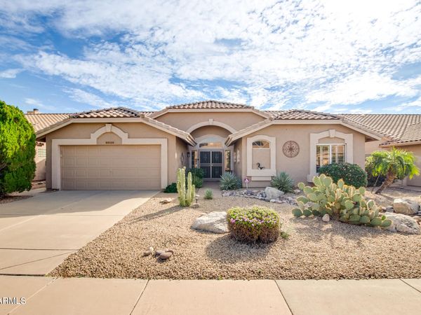 8935 W KERRY Lane, Peoria, AZ 85382