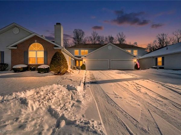 7568 Monterey Bay, Unit 4, Mentor on the Lake, OH 44060