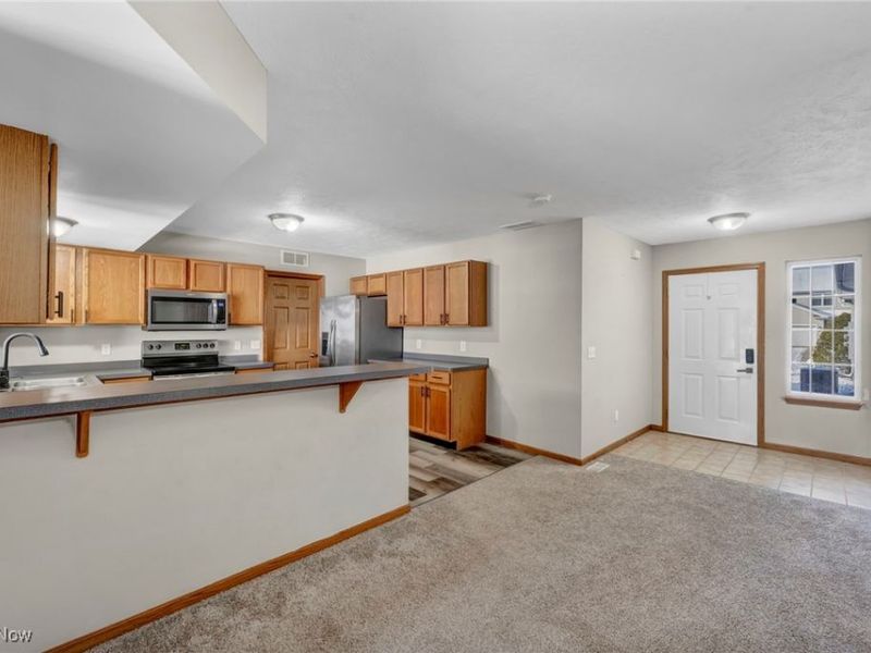 7568 Monterey Bay, Unit 4, Mentor on the Lake, OH 44060 Photo 10