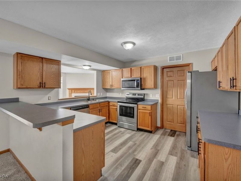 7568 Monterey Bay, Unit 4, Mentor on the Lake, OH 44060 Photo 12