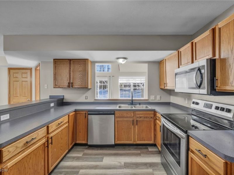 7568 Monterey Bay, Unit 4, Mentor on the Lake, OH 44060 Photo 13