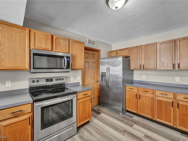 7568 Monterey Bay, Unit 4, Mentor on the Lake, OH 44060 Photo 15