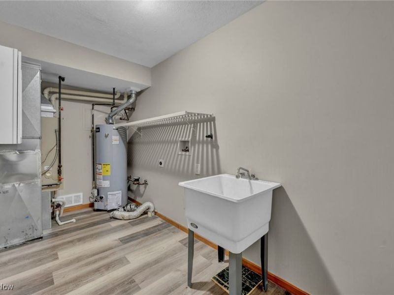 7568 Monterey Bay, Unit 4, Mentor on the Lake, OH 44060 Photo 32