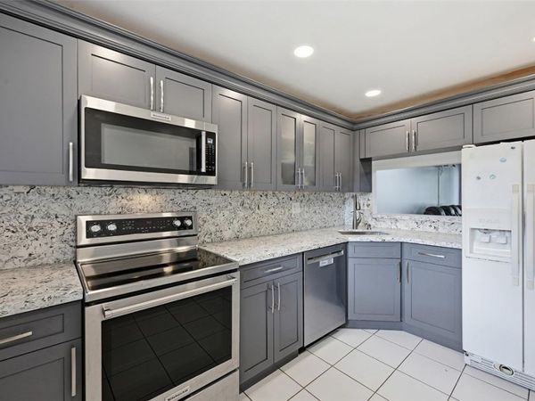 7500 NW 17th Street, Unit 110, Plantation, FL 33313