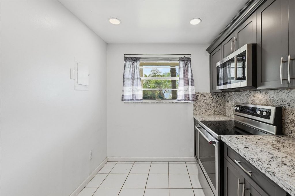 7500 NW 17th Street, Unit 110, Plantation, FL 33313 Photo