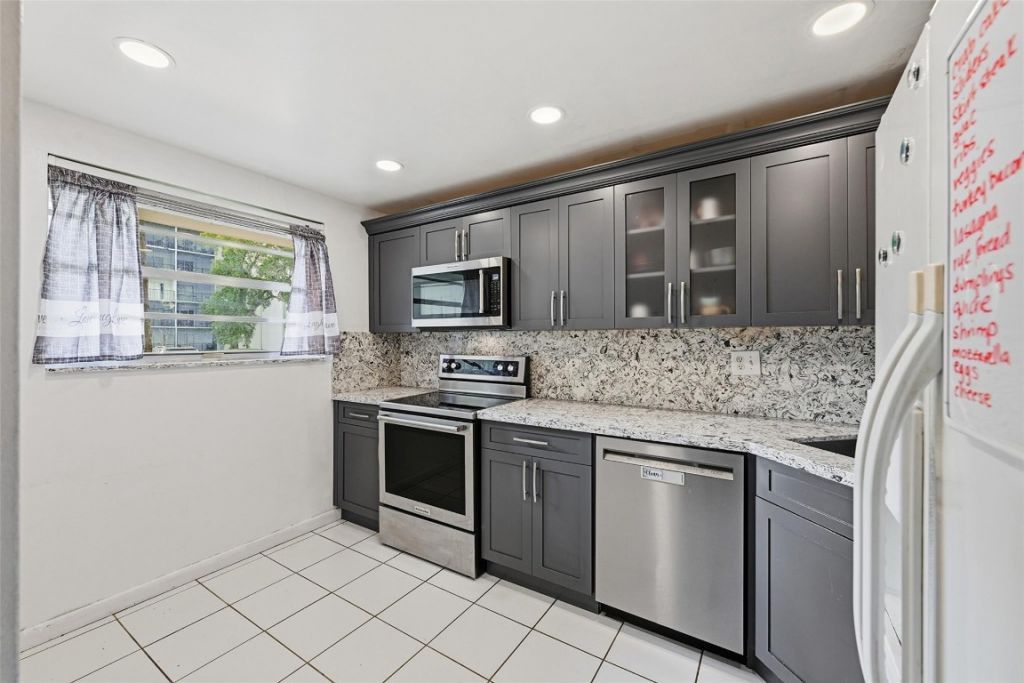 7500 NW 17th Street, Unit 110, Plantation, FL 33313 Photo