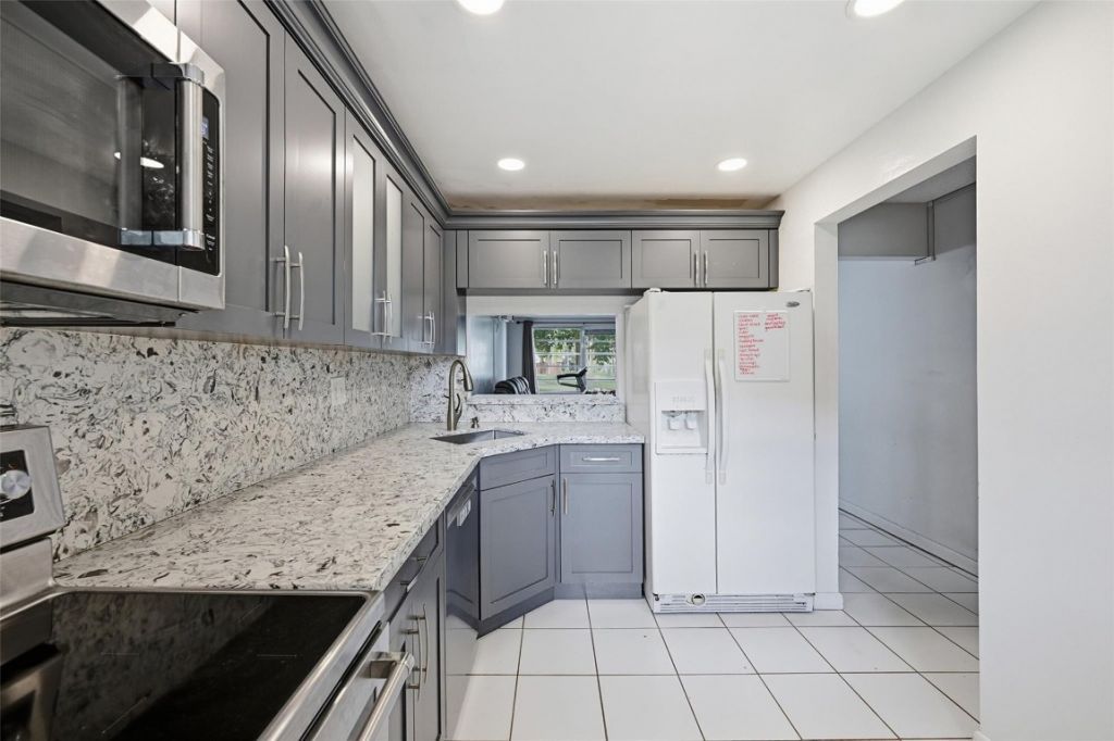 7500 NW 17th Street, Unit 110, Plantation, FL 33313 Photo