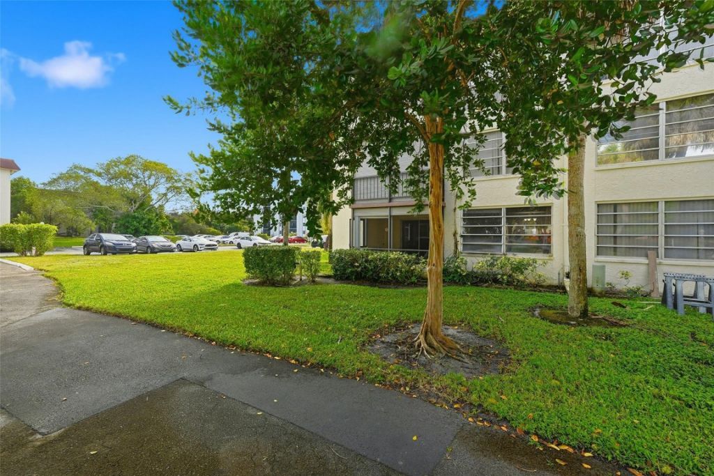 7500 NW 17th Street, Unit 110, Plantation, FL 33313 Photo