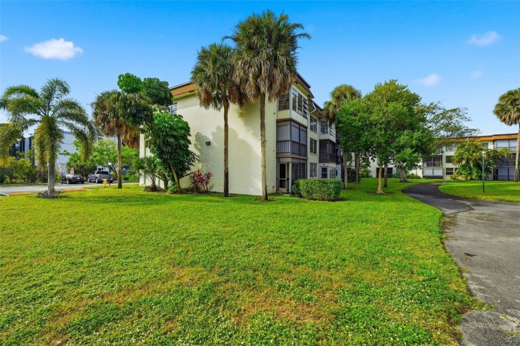 7500 NW 17th Street, Unit 110, Plantation, FL 33313 Photo
